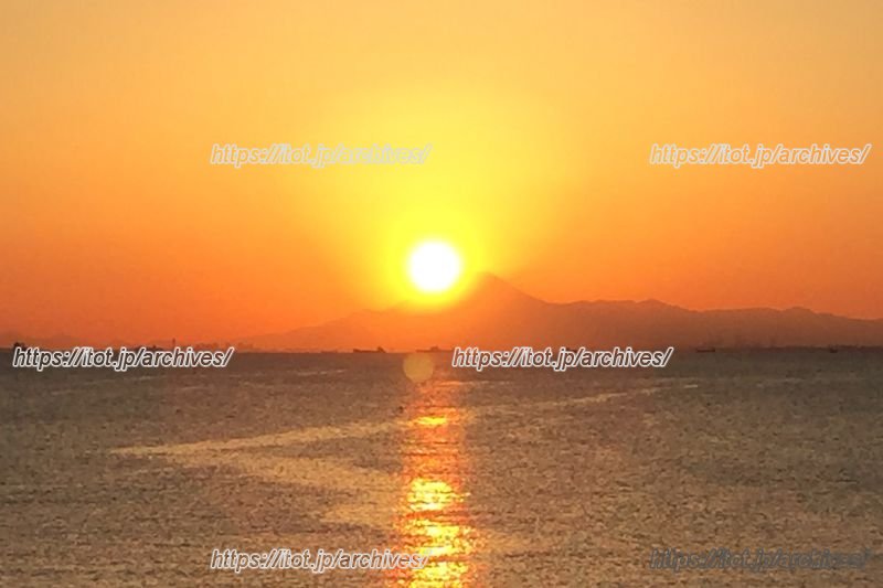 レストランからの夕日（写真提供：ザ・サーフ オーシャンテラス）