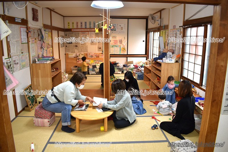 まるで家庭のような雰囲気に親子が集う