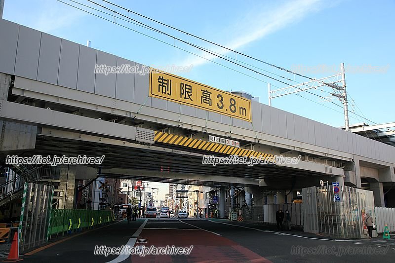 「竹ノ塚」駅南側にある赤山街道の状況