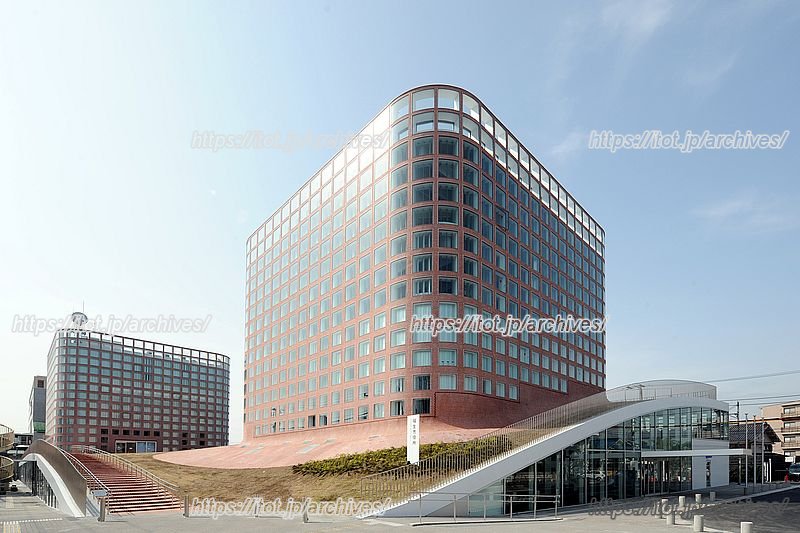 「福生市役所」　※画像提供：福生市役所