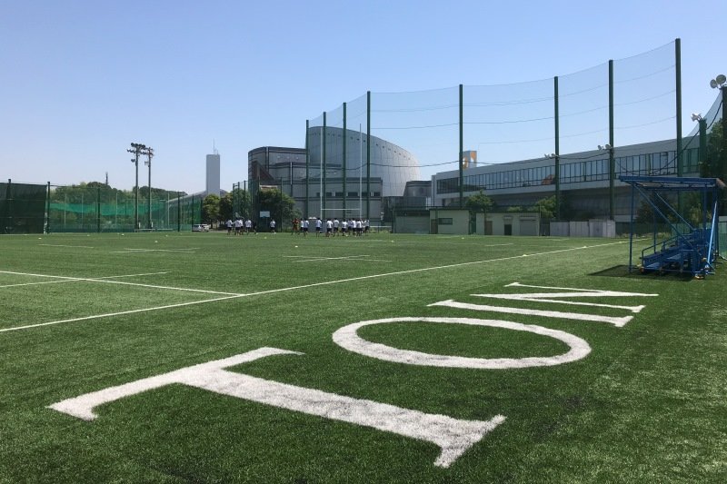 強豪として活躍する選手たちを支える、設備が整ったラグビー場