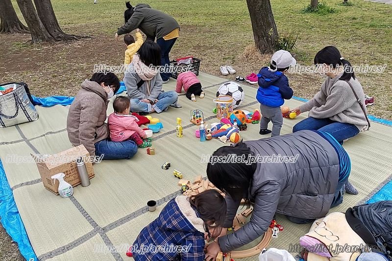 乳幼児向けイベント「青空ひろば」では親子が屋外でのびのび過ごせる ©︎NPO法人ママチャーリーズ