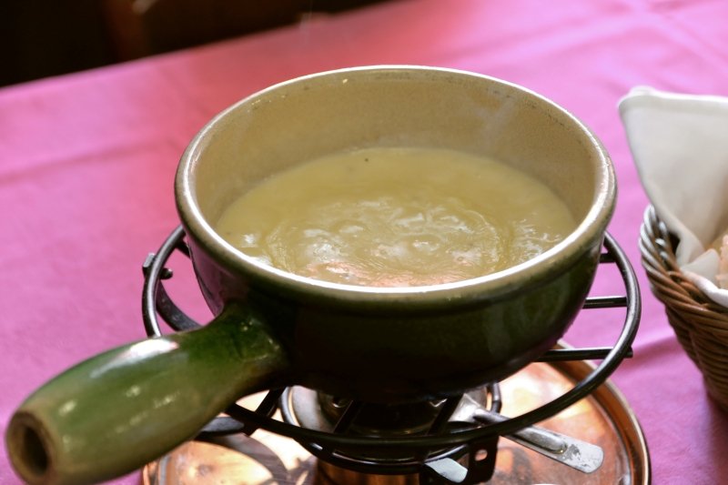 スイス製のぬくもりのあるフォンデュ専用鍋「カクロン」