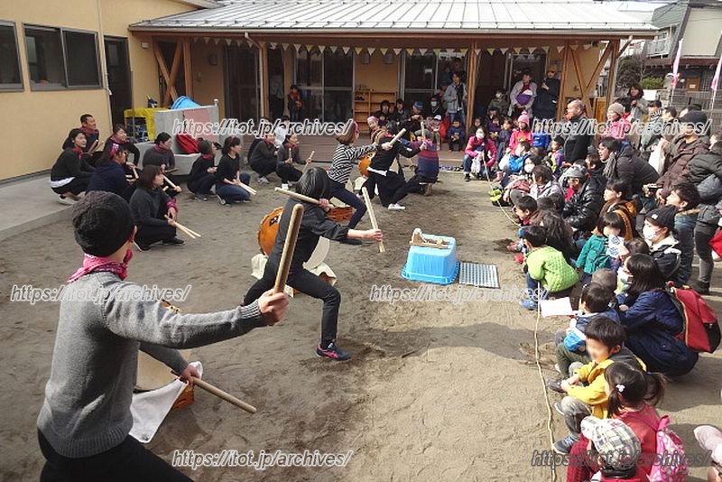 園児や地域の人たちが集まって盛り上がる「はるまちまつり」