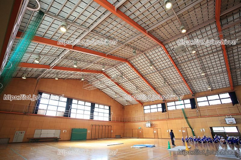 中学生が部活動で利用する体育館