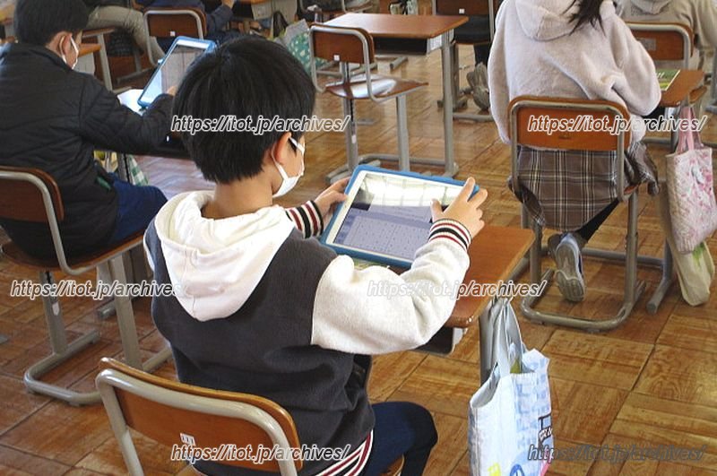 タブレット端末は学校でも家庭でも活用