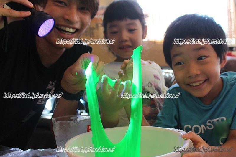 学生のサポートで子どもたちの好奇心や関心を育む