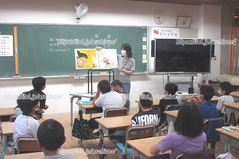 絵本や童話の読み聞かせを行う「図書サポーター」