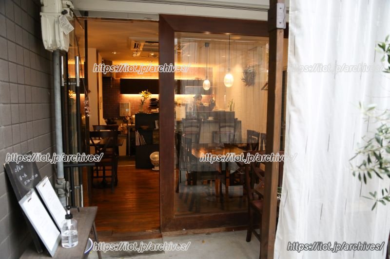 落ち着きのある店内