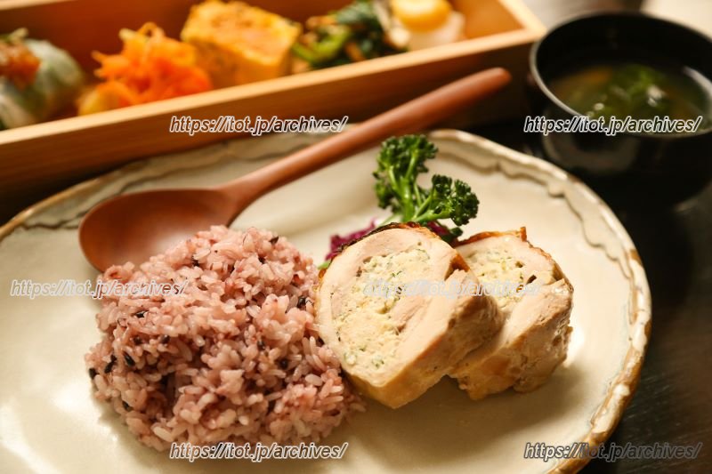 「ロカのお昼ごはん」に付く主菜