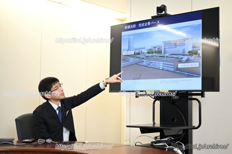 新横浜駅（仮称）について語る田中さん