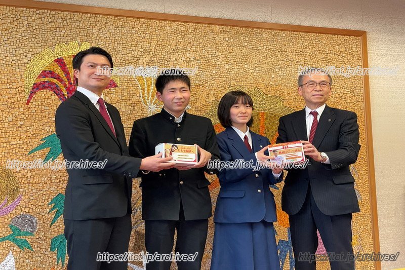 船橋市立坪井中学校に「ジャンボ肉まん」を寄贈