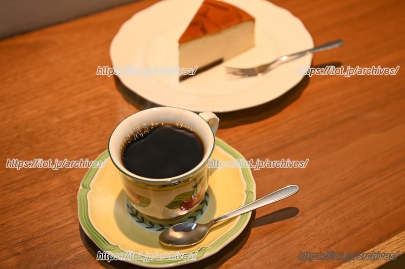 こだわりのコーヒーとケーキ