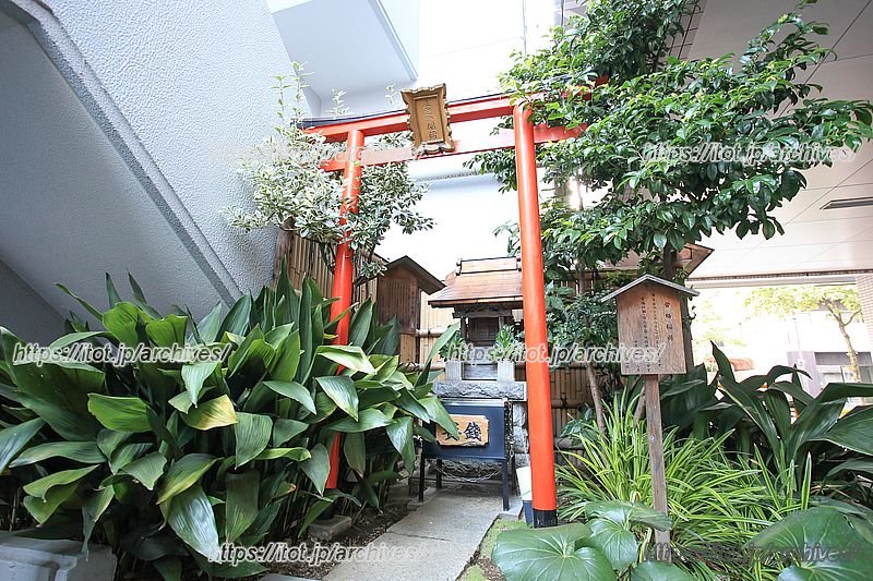 合格通り商店会のシンボル「合格稲荷」