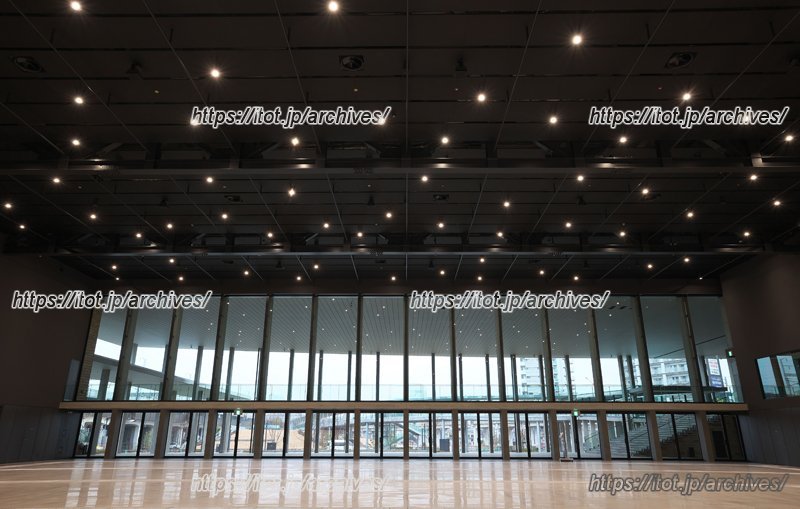 面積約4,000平方メートルを誇る展示場