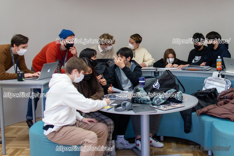 生徒が主体の学びを、フレキシブルな環境や独自の教育プログラムでサポート。