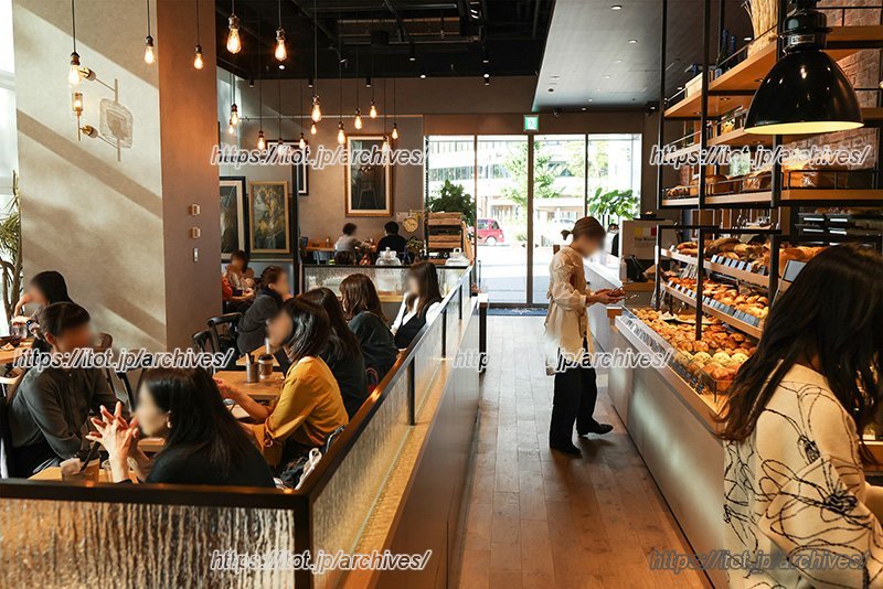 ゆっくり過ごせる落ち着いた店内