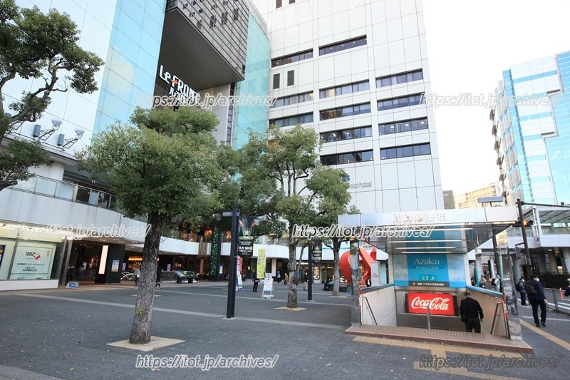 「カワサキよりみちサーカス」などの実証実験も行われている「川崎」駅東口駅前広場