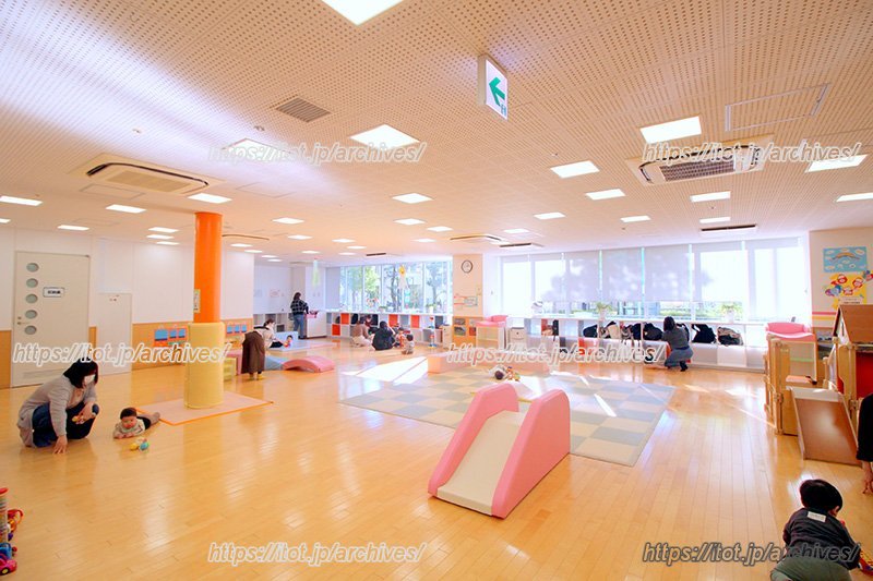 明るく広々とした中の様子