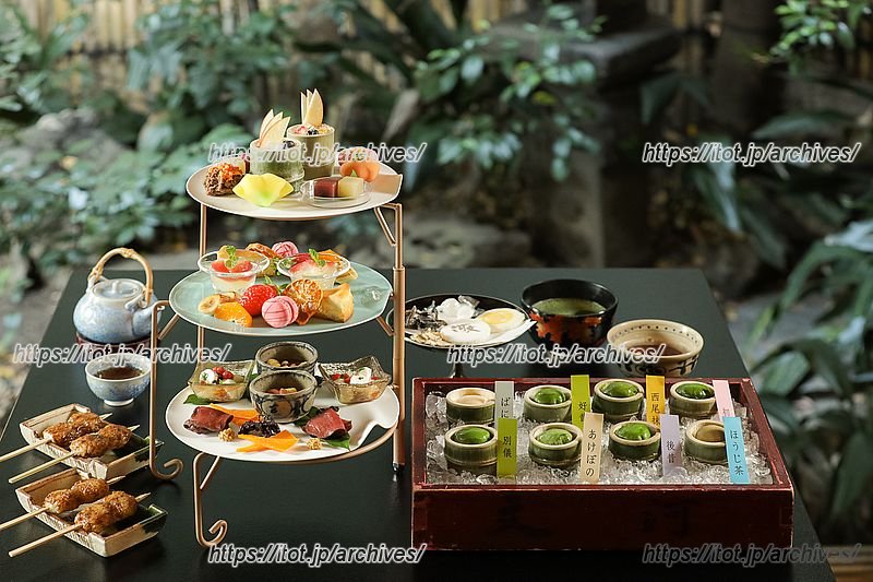 茶房で坪庭を眺めながら楽しめる「料亭河文アフタヌーンティー」　※写真提供：河文