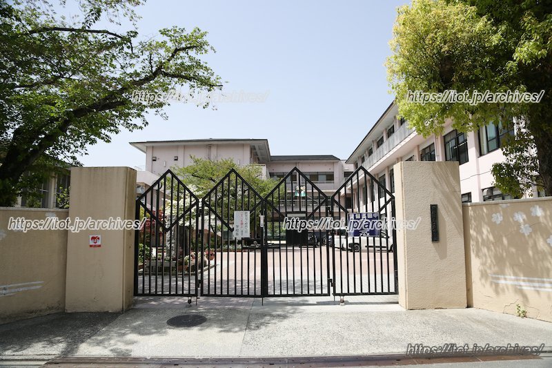 「京都市立上京中学校」外観