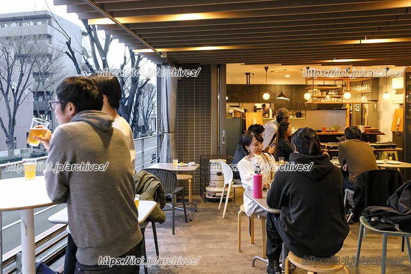 2階にある「関町テラス」では楽しい会話も弾みそうだ