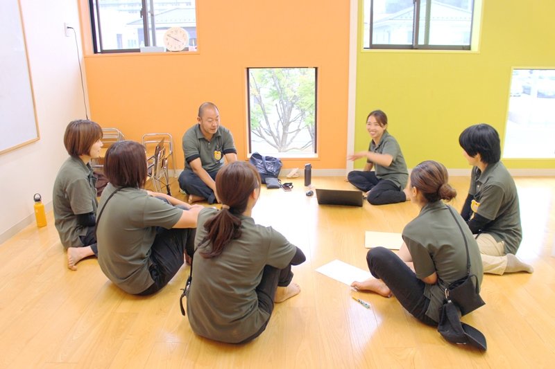 打合せをするスタッフのみなさん