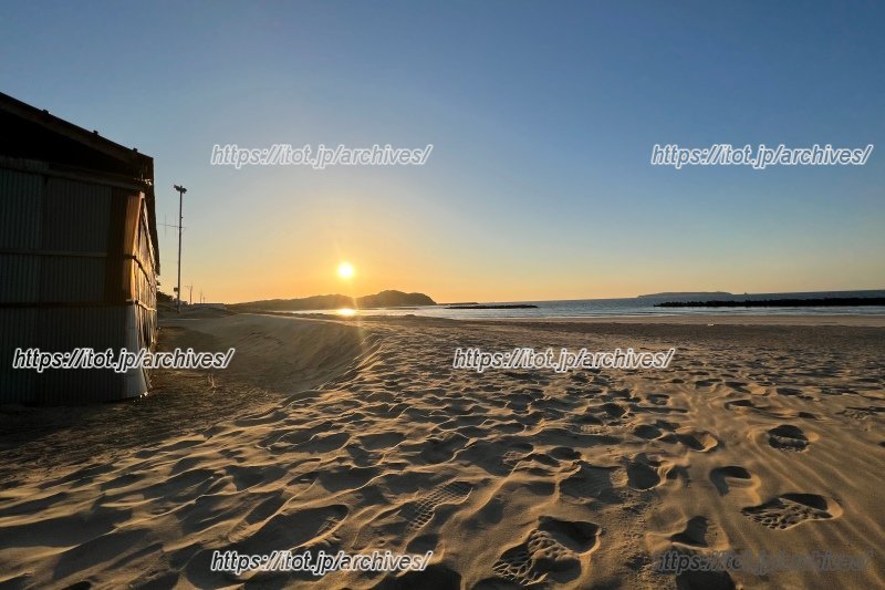 夕日の美しい「新宮海岸」