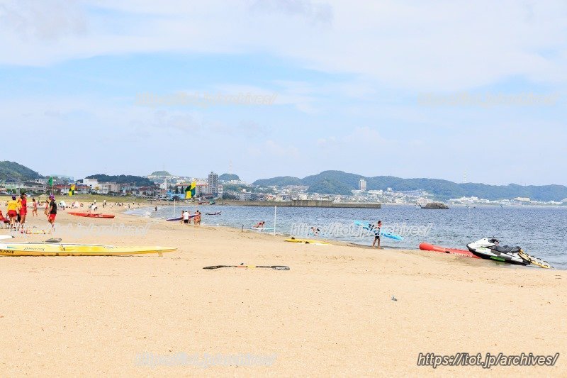 さまざまなマリンスポーツでにぎわう「三浦海岸海水浴場」