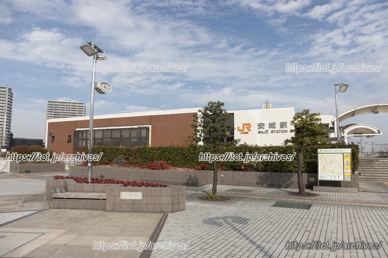 特別快速や新快速、快速も止まる「安城」駅