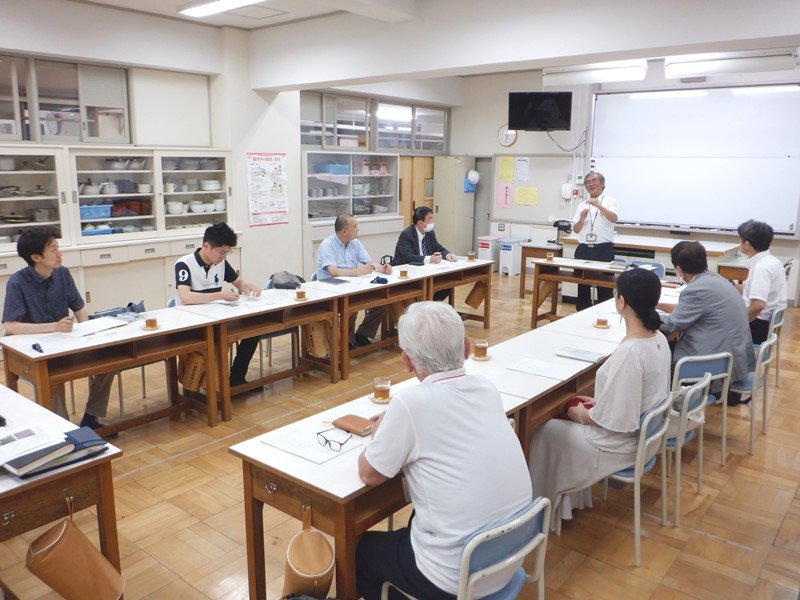 学校運営協議会の様子（提供：杉並区立桃井第一小学校）