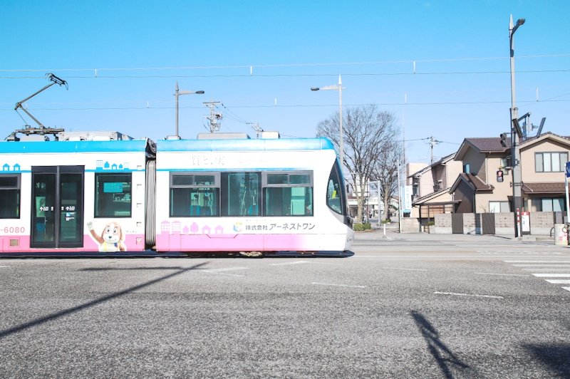 富山市内を走る「ポートラム」