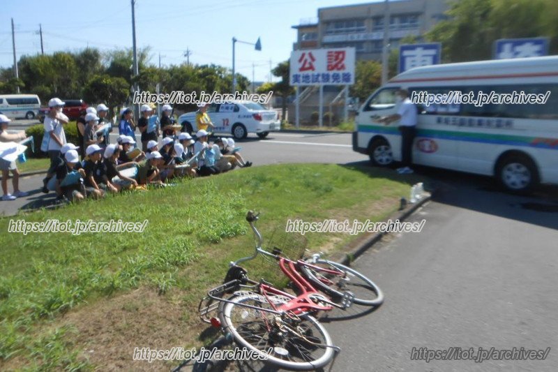 自動車教習所での交通安全教室の様子