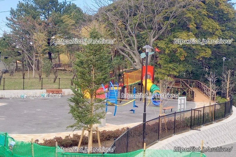 「吉野町公園」