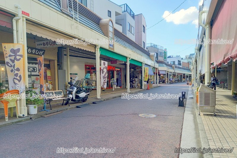 きれいな商店街が保たれています。