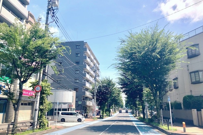 駅からのびる浄牧院通りからもアクセスしやすい