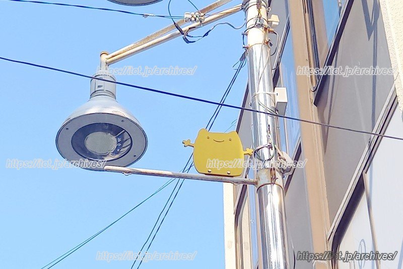 商店街のマスコット「ネス君」をあしらった街路灯。LEDもいち早く取り入れた。