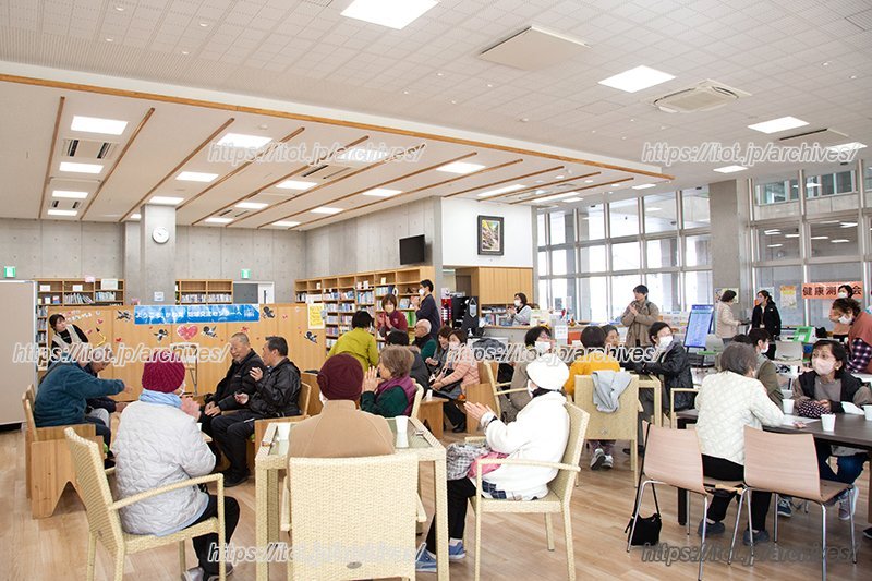 1階ギャラリーは大盛況