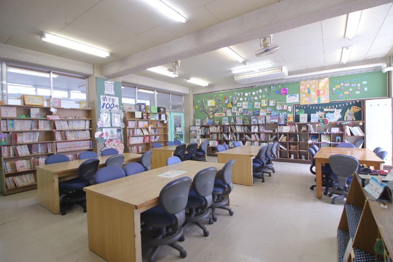 1・2年生向けの低学年図書室
