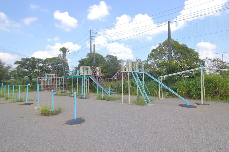校庭の遊具